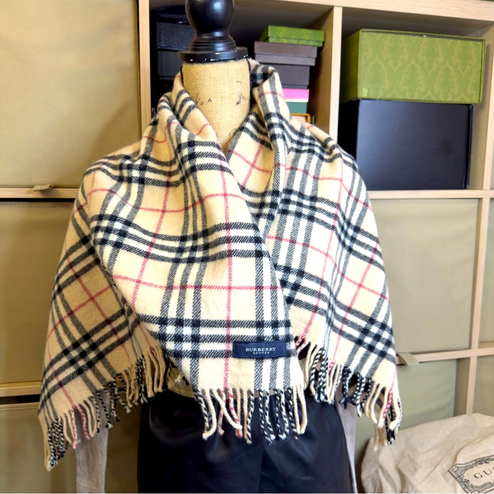 ‼️SOLD‼️Burberry Scarf/Shawl Vintage Classic Check Wool Light Beige color